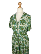 Load image into Gallery viewer, 1950s Green Flower Summer Dress
