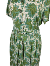 Load image into Gallery viewer, 1950s Green Flower Summer Dress
