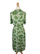 Load image into Gallery viewer, 1950s Green Flower Summer Dress
