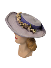 Load image into Gallery viewer, 1940s Lilac Straw/Raffia Hat With Flowers
