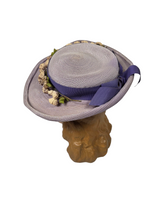 Load image into Gallery viewer, 1940s Lilac Straw/Raffia Hat With Flowers
