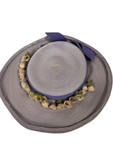 Load image into Gallery viewer, 1940s Lilac Straw/Raffia Hat With Flowers
