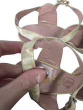 Load image into Gallery viewer, 1940s Cream Satin Wedding Shoes
