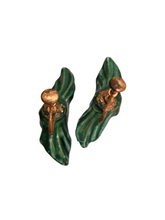 Load image into Gallery viewer, 1940s Green Ceramic Holly Earrings
