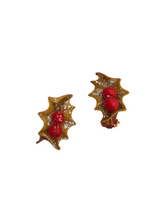 Load image into Gallery viewer, 1940s Brown Glitter Holly Earrings
