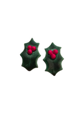 Load image into Gallery viewer, 1940s Green Ceramic Holly Earrings
