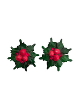 Load image into Gallery viewer, 1940s Green Holly and Berry Earrings
