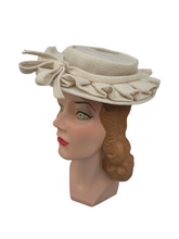 Load image into Gallery viewer, 1940s Off White Straw/Raffia Tilt Hat
