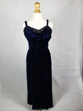 Load image into Gallery viewer, 1940s Midnight Blue Silk Velvet Dress With Beading and Buttons
