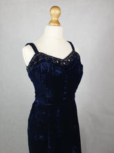 Load image into Gallery viewer, 1940s Midnight Blue Silk Velvet Dress With Beading and Buttons
