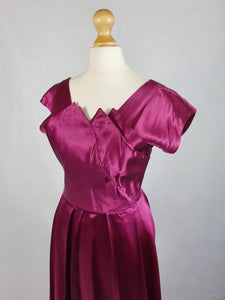 1950s Magenta Pink Liquid Satin Dress With Pleats and Layered Collar