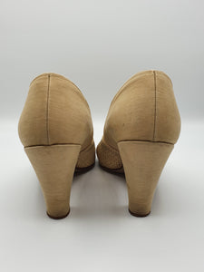1940s Canvas and Mesh Cream Peep Toe Court Shoes With Bow