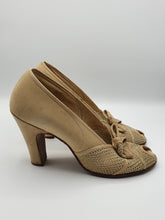 Load image into Gallery viewer, 1940s Canvas and Mesh Cream Peep Toe Court Shoes With Bow

