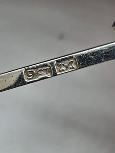 Edwardian 9ct White Gold Bar Brooch With Blue Stone