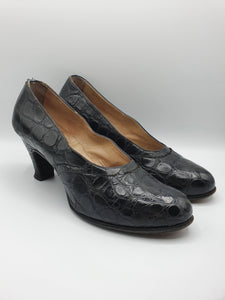 Late 1940s Black Mock Croc Court Shoes