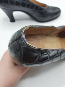 Late 1940s Black Mock Croc Court Shoes