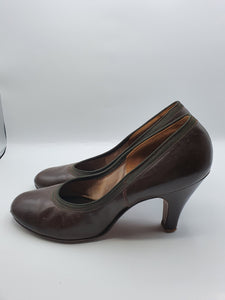 1940s Chocolate Brown Court Shoes