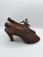 Load image into Gallery viewer, 1930s/1940s Brown Suede Shoes With Punched Holes and Ribbon Laces
