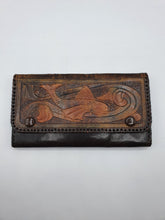 Load image into Gallery viewer, 1930s Brown Leather Small Fish Clutch Bag
