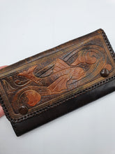Load image into Gallery viewer, 1930s Brown Leather Small Fish Clutch Bag
