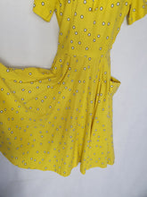 Load image into Gallery viewer, 1950s Rare Horrockses Yellow, Black and White Spotty Print Dress
