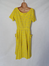 Load image into Gallery viewer, 1950s Rare Horrockses Yellow, Black and White Spotty Print Dress
