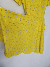 Load image into Gallery viewer, 1950s Rare Horrockses Yellow, Black and White Spotty Print Dress

