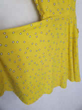 Load image into Gallery viewer, 1950s Rare Horrockses Yellow, Black and White Spotty Print Dress

