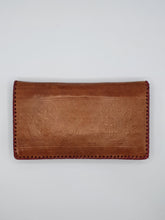 Load image into Gallery viewer, 1930s Tan and Red Egyptian Tourist Clutch Bag
