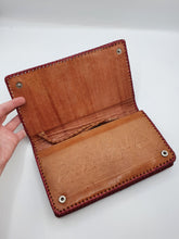 Load image into Gallery viewer, 1930s Tan and Red Egyptian Tourist Clutch Bag
