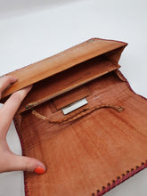 Load image into Gallery viewer, 1930s Tan and Red Egyptian Tourist Clutch Bag
