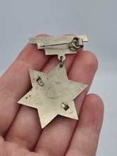 Load image into Gallery viewer, 1940s World War Two Star Picture Sweetheart Brooch
