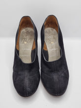 Load image into Gallery viewer, 1940s Black Suede Shoes With Punched Holes
