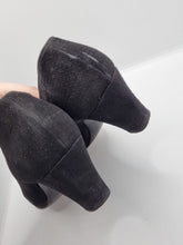 Load image into Gallery viewer, 1940s Black Suede Shoes With Punched Holes
