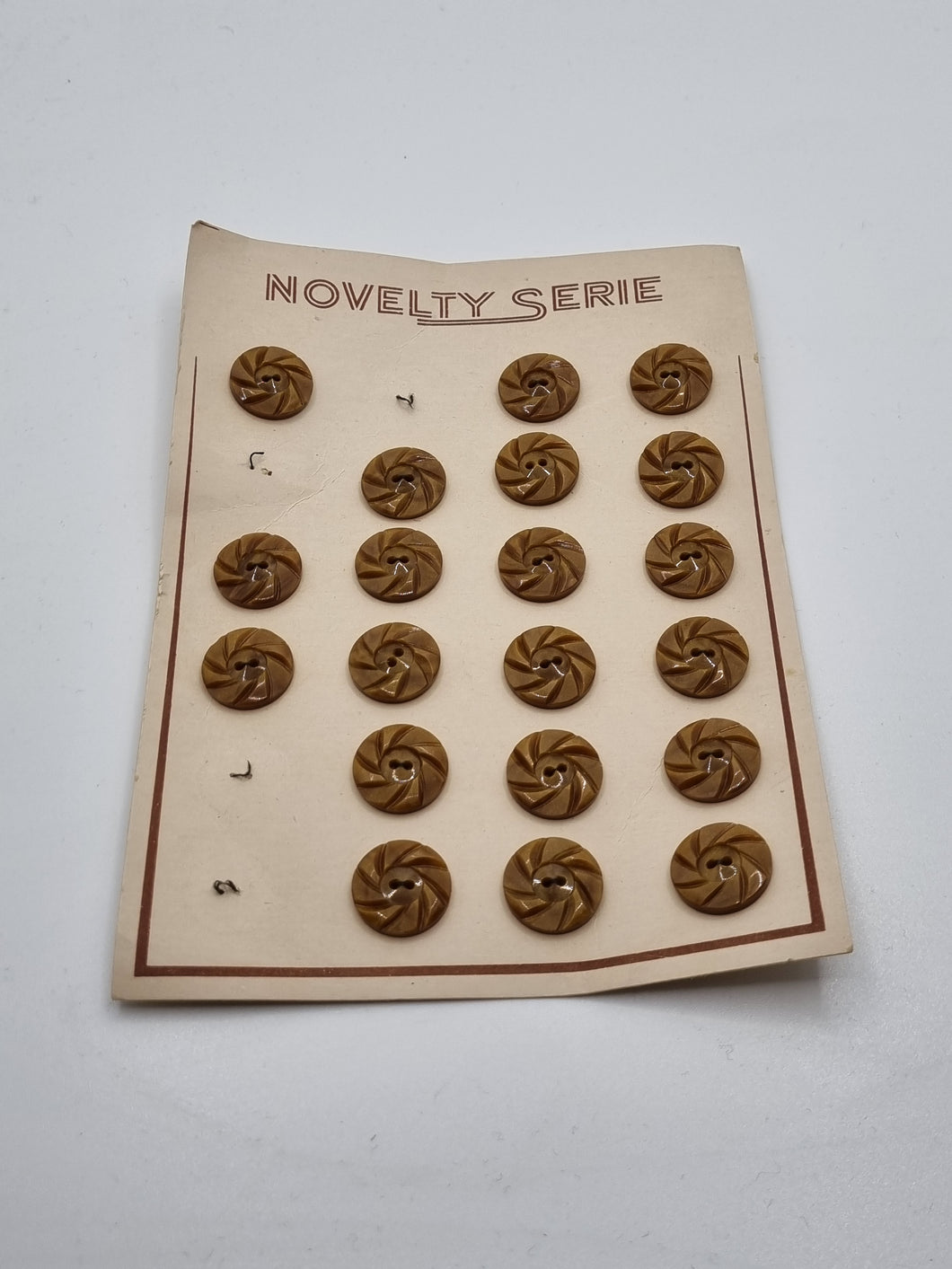 1940s Deadstock Toffee Brown Carded Buttons