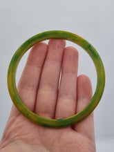 Load image into Gallery viewer, 1940s Bright Green and Yellow Marbled Bakelite Bangle
