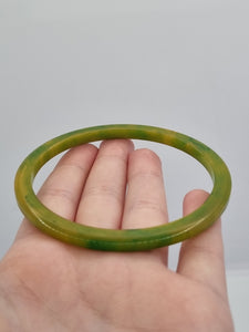 1940s Bright Green and Yellow Marbled Bakelite Bangle