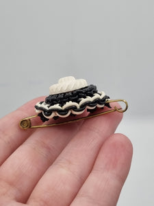 1940s Make Do and Mend Wirework Black and White Brooch