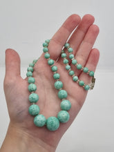 Load image into Gallery viewer, 1930s Deco Green Peking Glass Necklace
