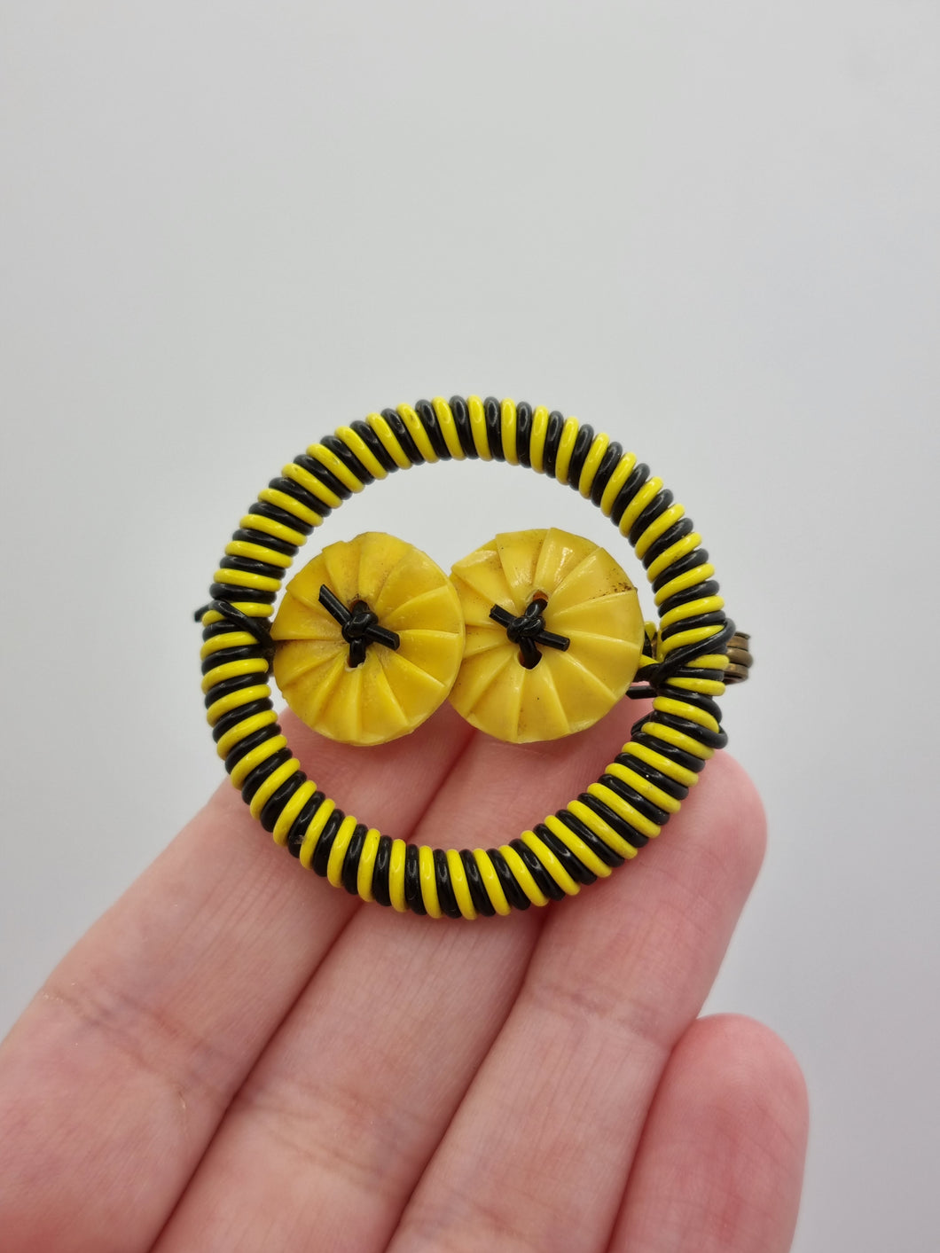 1940s Make Do and Mend Yellow and Black Wirework Brooch