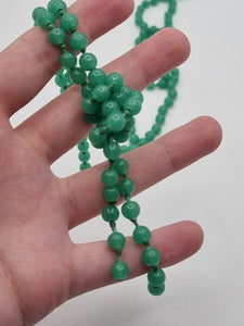 1920s Faux Jade Green Glass Knotted Flapper Necklace