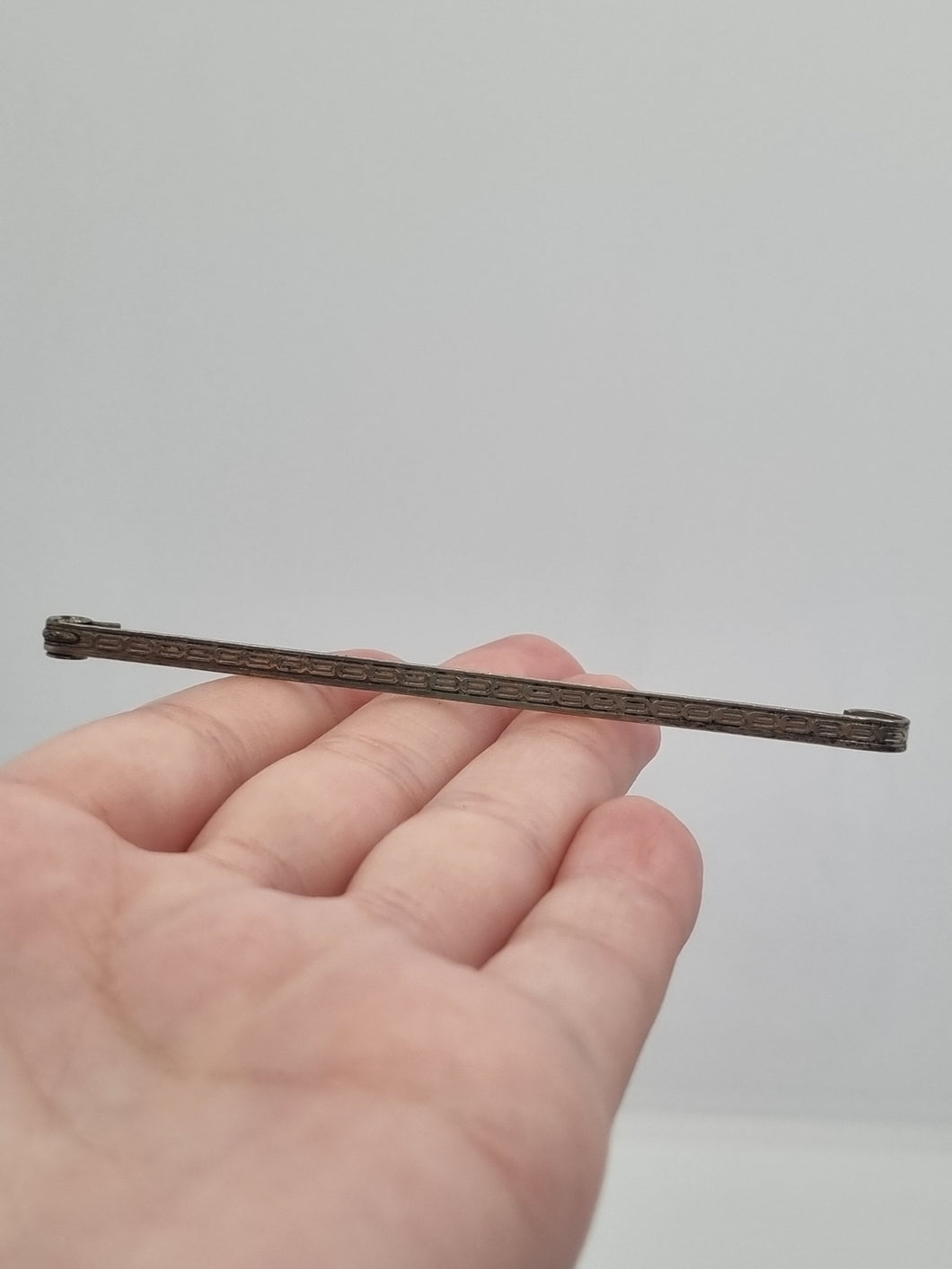1930s Art Deco Silver Tone Long Patterned Tie Pin