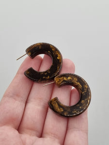 1940s Light Chocolate Brown Marbled Bakelite Hoop Earrings