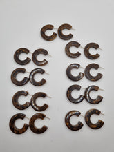 Load image into Gallery viewer, 1940s Light Chocolate Brown Marbled Bakelite Hoop Earrings
