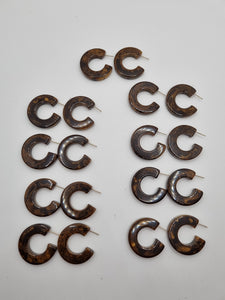 1940s Light Chocolate Brown Marbled Bakelite Hoop Earrings