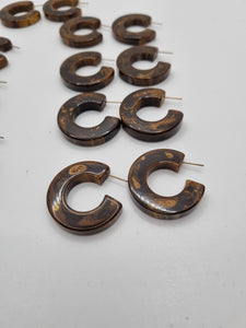 1940s Light Chocolate Brown Marbled Bakelite Hoop Earrings