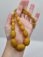 Load image into Gallery viewer, 1940s Chunky Galalith Necklace
