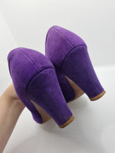 Load image into Gallery viewer, 1940s Bright Purple Court Suede Shoes
