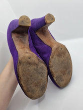 Load image into Gallery viewer, 1940s Bright Purple Court Suede Shoes
