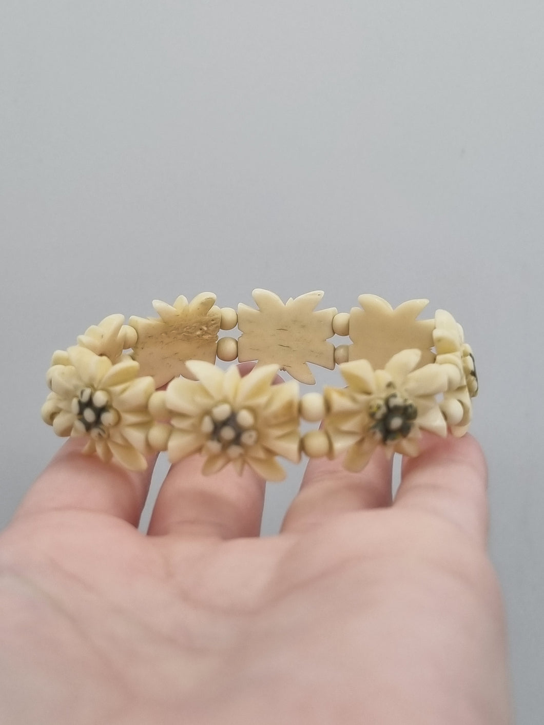 1940s Carved Cream Tourist Edelweiss Bracelet